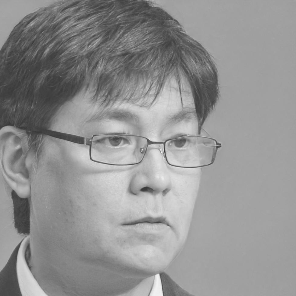 Senior Financial Advisor Marcus Chen